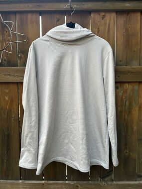 Women’s Lightweight Hooded Sweater - Light Gray